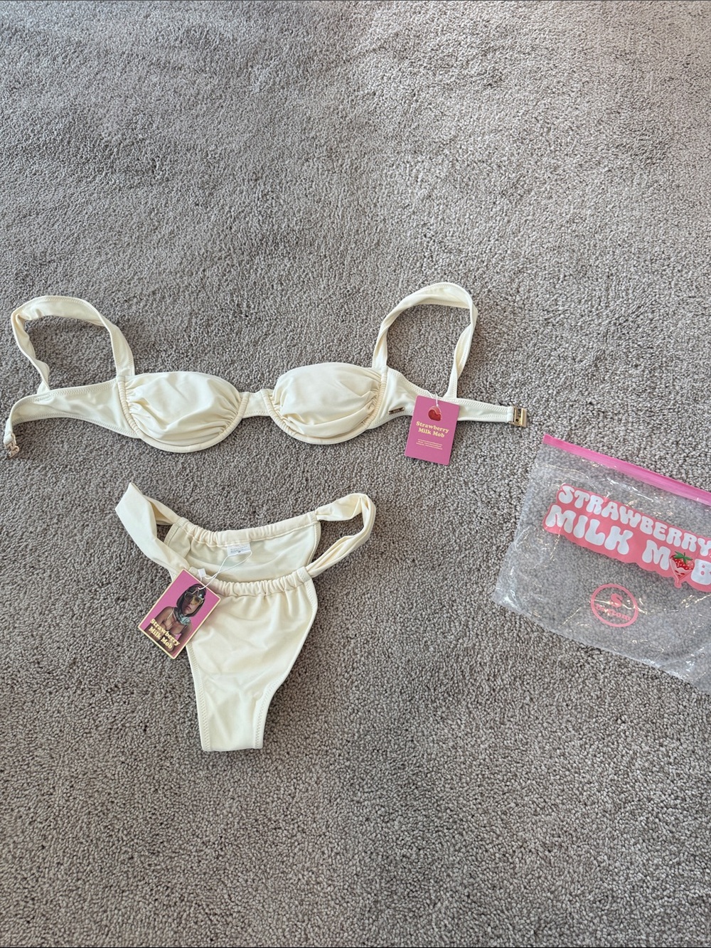 Strawberry Milk Mob | Cream Underwire Bikini Set